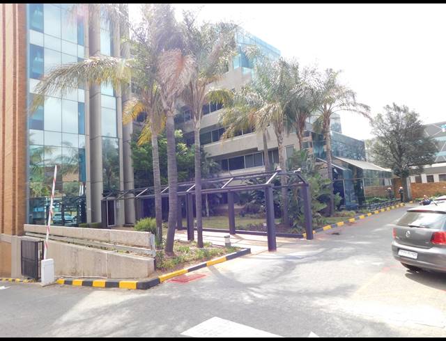 7,200M² OFFICE TO LET IN FERNDALE